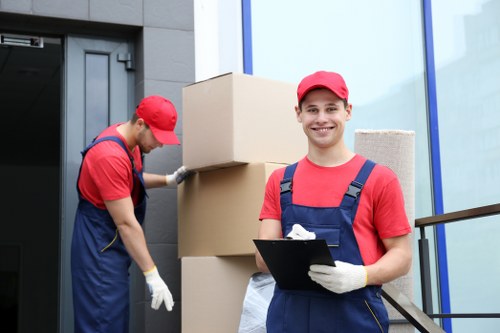 Checklist and preparation items for a local home move in Wimbledon