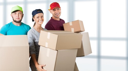 Wimbledon flat move with careful loading and packing support